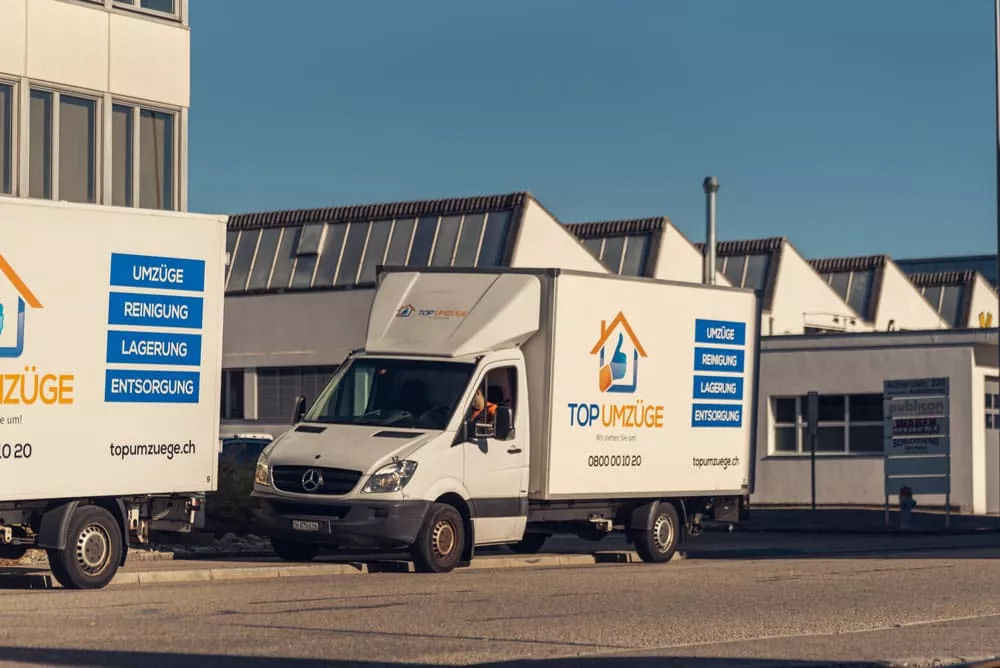Top-Umzüge-AG-Internationaler-Umzug-Umzugsfirma-Zürich-Umzugswagen-Privatumzug-Firmenumzug-Umzugsreinigung-Auspacken-und-Einpacken-Büromaterial-Industrie