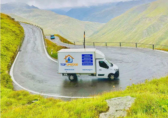 Top-Umzüge-AG-Internationaler-Umzug-Umzugsfirma-Zürich-Umzugswagen-Privatumzug-Firmenumzug-Umzugsreinigung-Lieferwagen