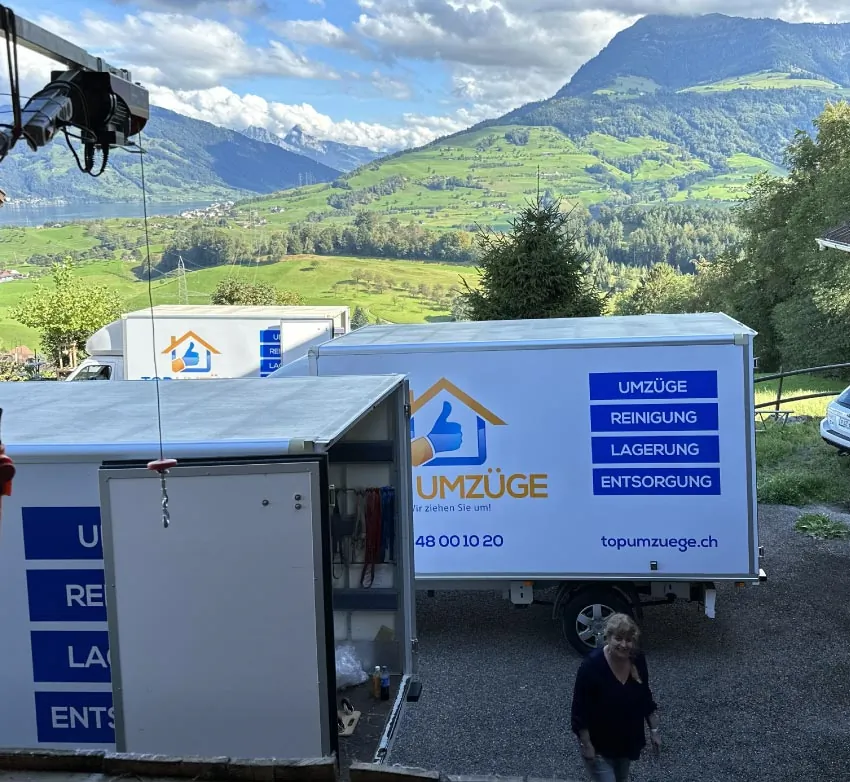Top-Umzüge-AG-Internationaler-Umzug-Umzugsfirma-Zürich-Umzugswagen-Privatumzug-Firmenumzug-Umzugsreinigung-Seniorenumzug